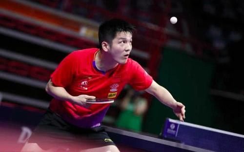 他每天都坚 他每天都坚