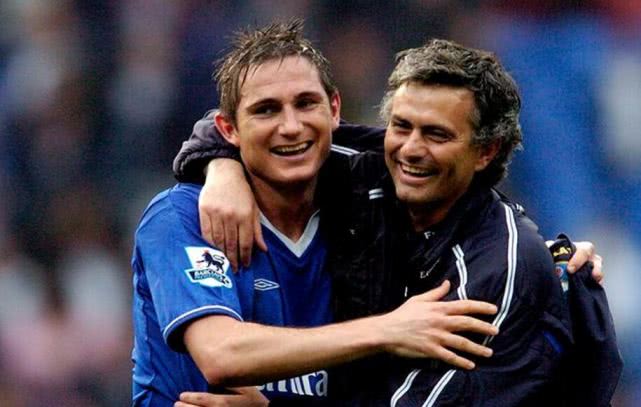 他每天都坚 他每天都坚