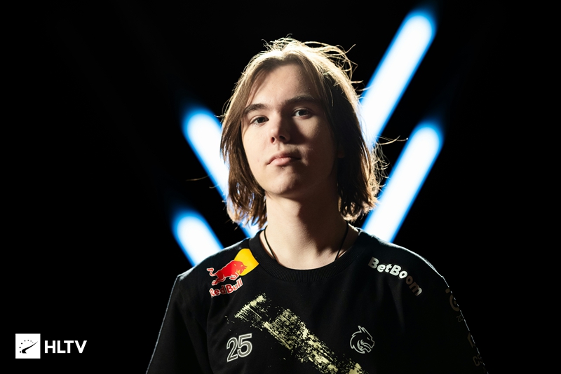 初作为替补 初作为替补